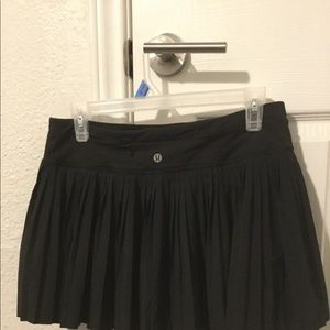 Lululemon Pleated Skirt,color black.